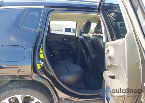 2021 Jeep Compass Limited Fwd z USA, uszkodzony, nr VIN 3C4NJCCB4MT581044